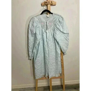 Vintage Carriage Court Sears Women’s sleepwear Cover Size Medium
